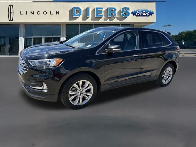 2024 Ford Edge Titanium photo 2