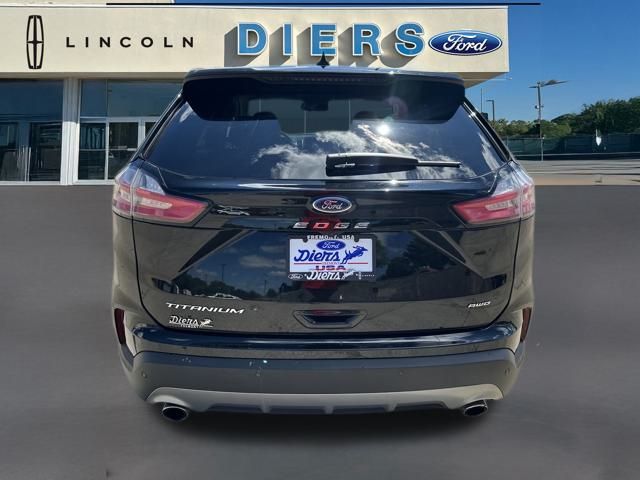 2024 Ford Edge Titanium photo 4