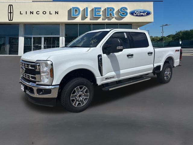 2025 Ford F-350 XLT photo 2
