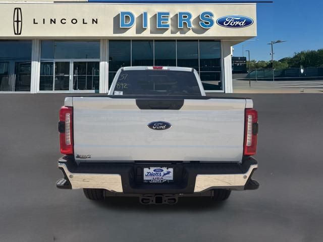 2025 Ford F-350 XLT photo 4