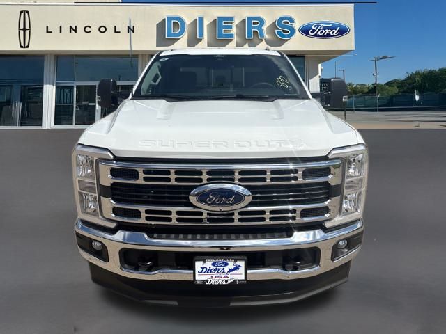 2025 Ford F-350 XLT photo 8