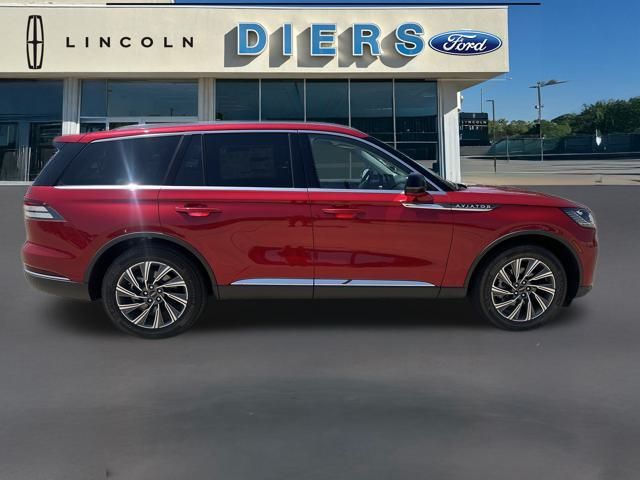 2025 Lincoln Aviator Premiere photo 3