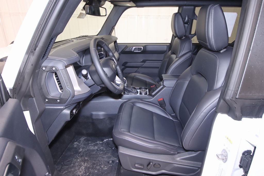 2025 Ford Bronco Outer Banks photo 9