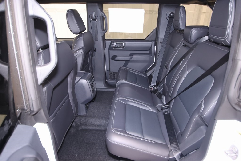 2025 Ford Bronco Outer Banks photo 10