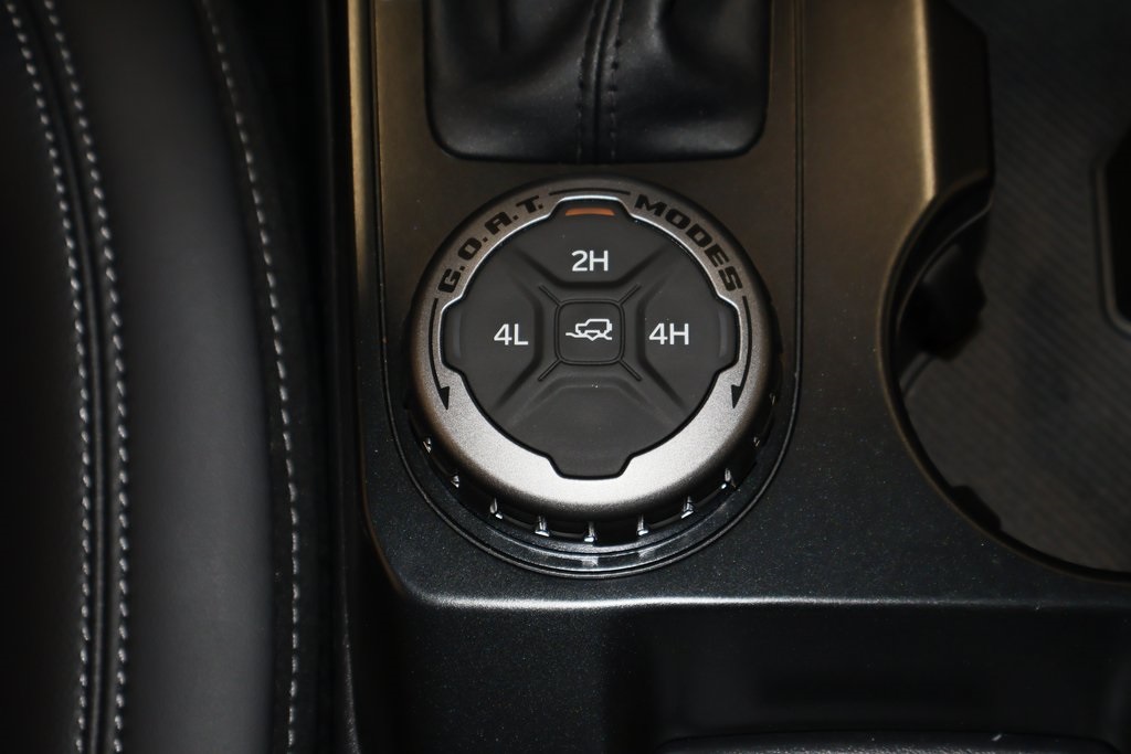 2025 Ford Bronco Outer Banks photo 22