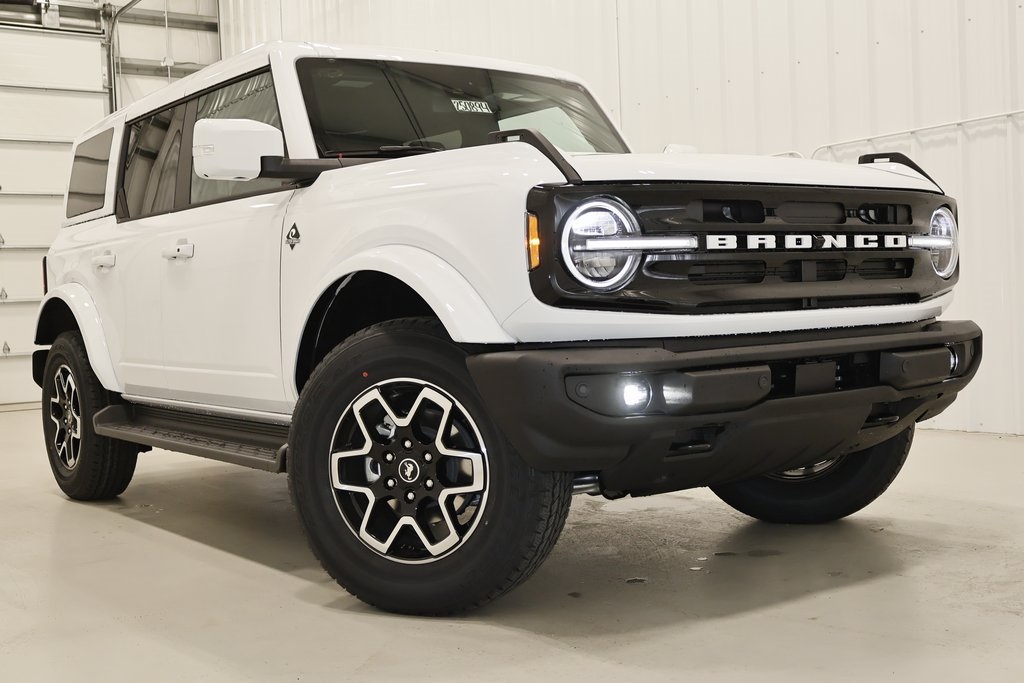 2025 Ford Bronco Outer Banks photo 28