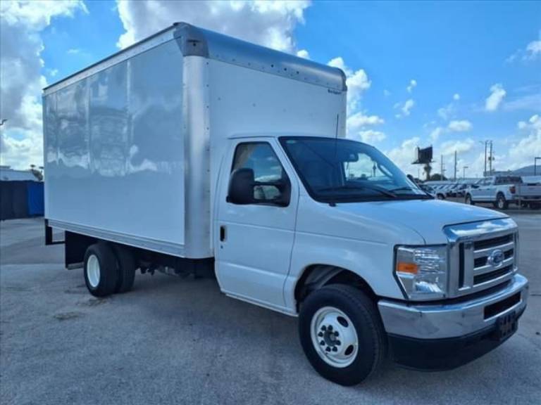 2025 Ford E-Series Cutaway E-350 DRW 158