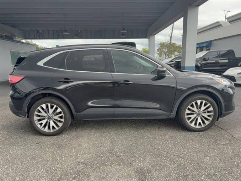 2022 Ford Escape Titanium