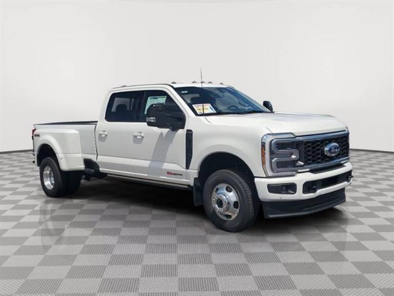 2025 Ford Super Duty F-350 DRW Platinum