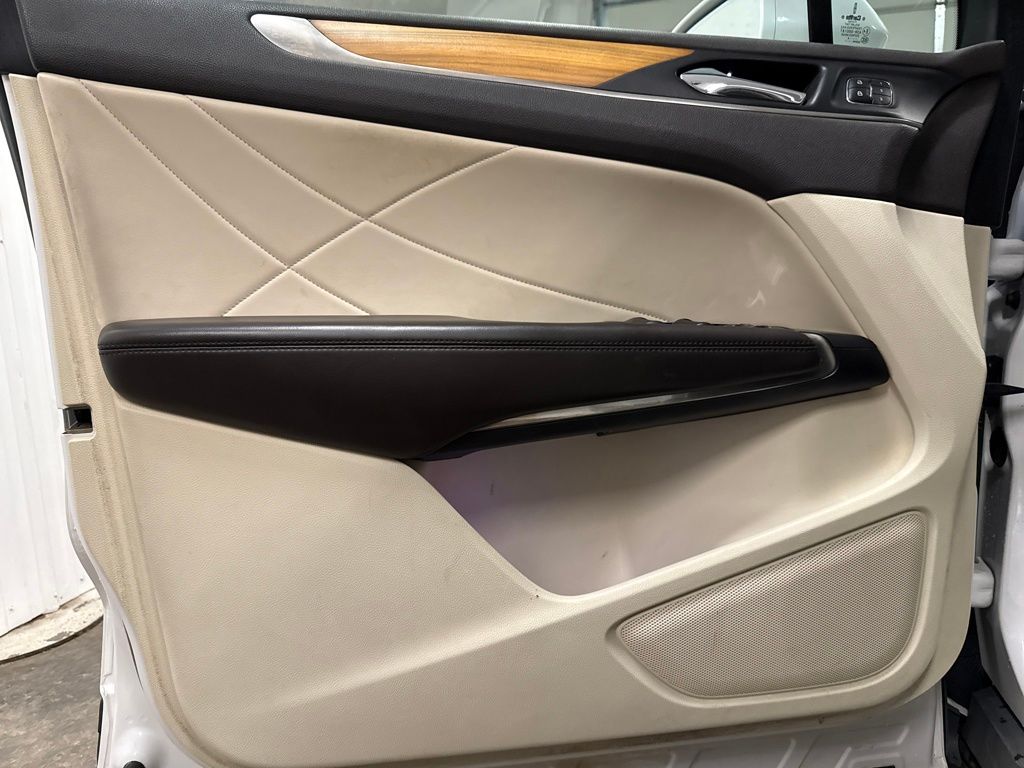 2015 Lincoln MKC Base photo 12