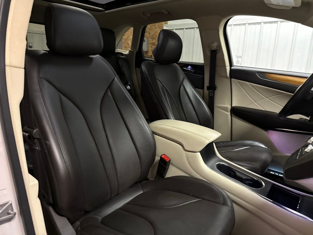 2015 Lincoln MKC Base photo 19