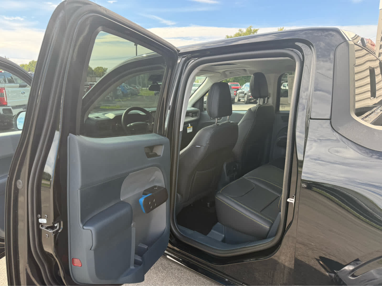 2025 Ford Maverick photo 13