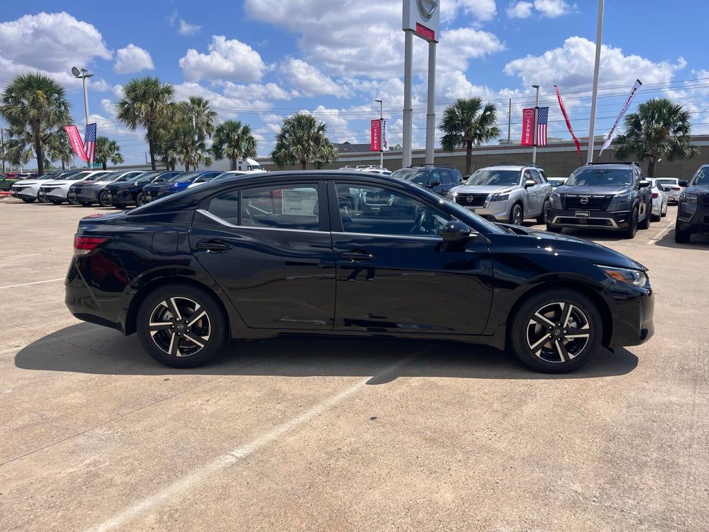 2025 Nissan Sentra SV photo 4