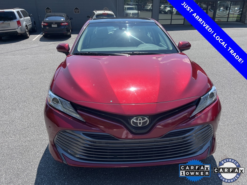 2018 Toyota Camry SE XLE photo 3