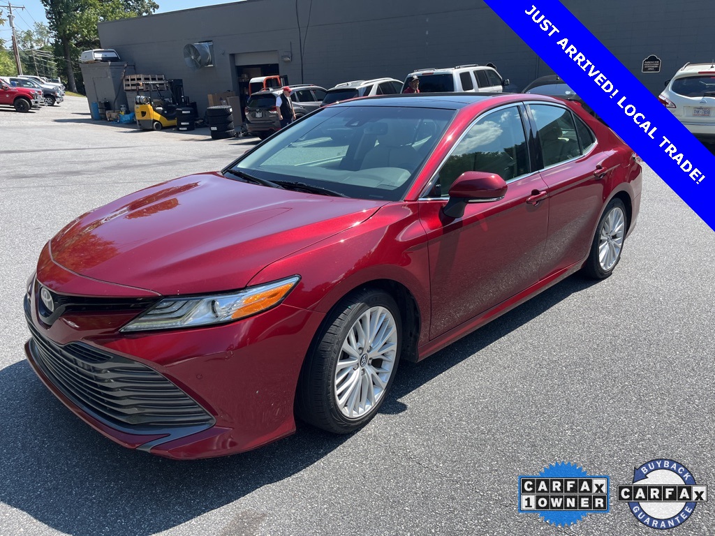 2018 Toyota Camry SE XLE photo 5