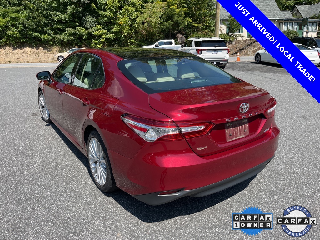 2018 Toyota Camry SE XLE photo 8