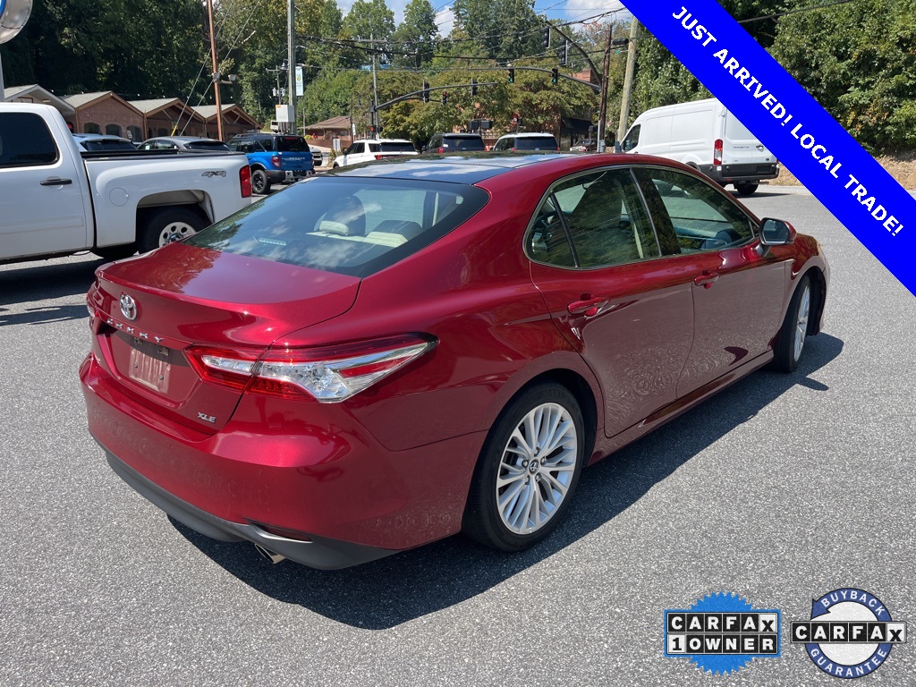 2018 Toyota Camry SE XLE photo 12