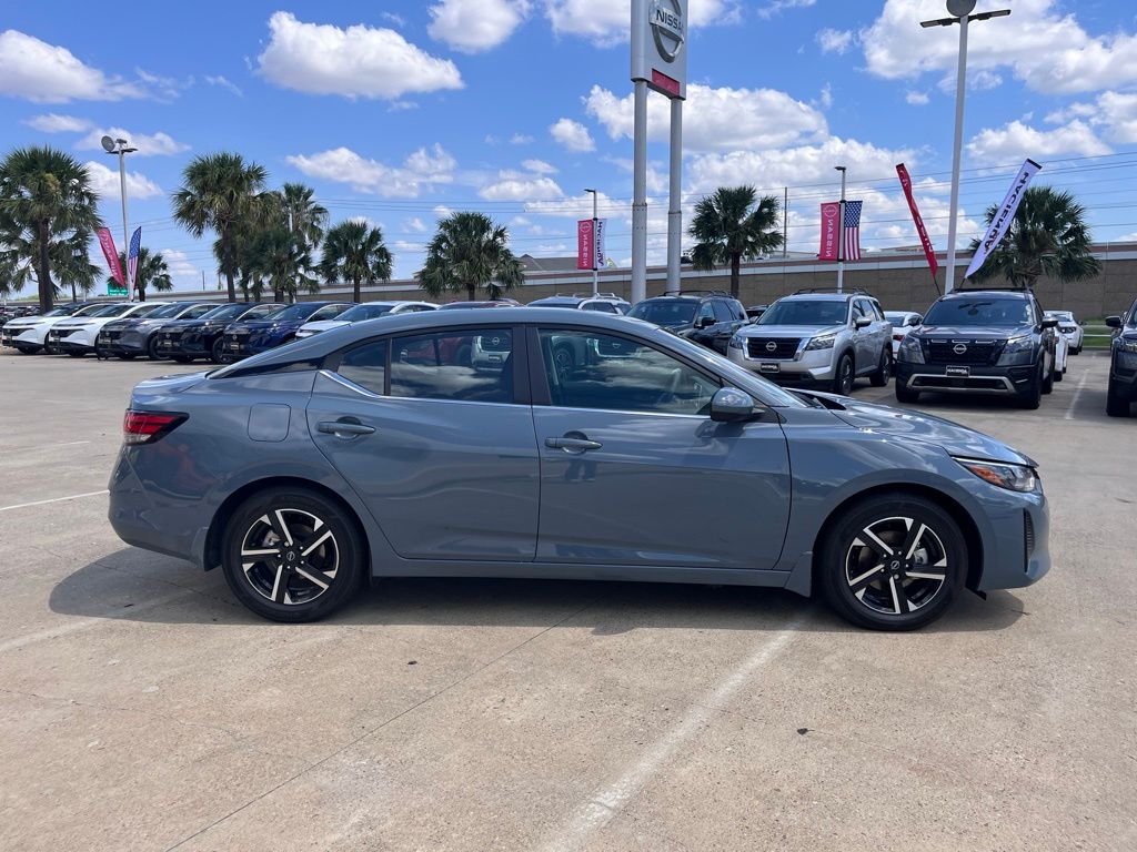 2025 Nissan Sentra SV photo 4