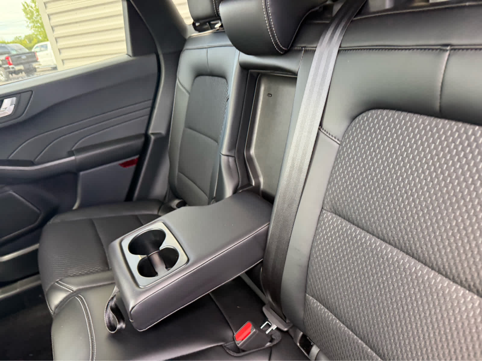 2025 Ford Escape Base photo 17