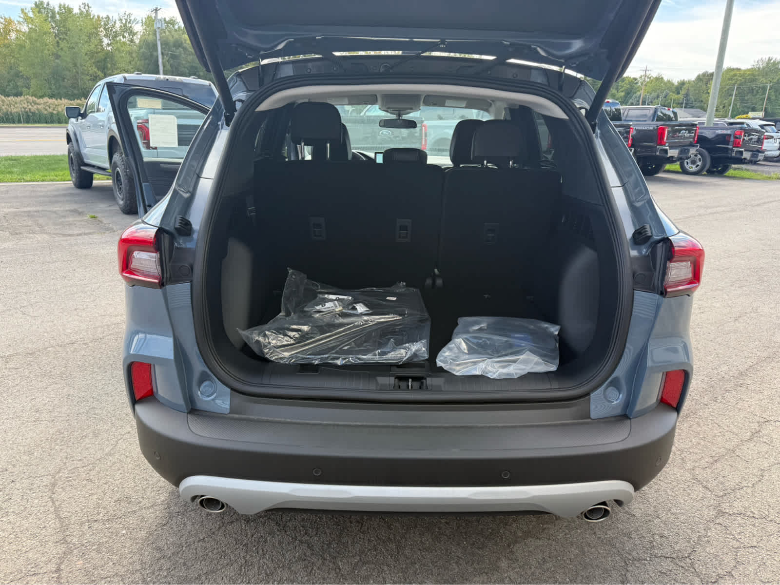 2025 Ford Escape Base photo 18