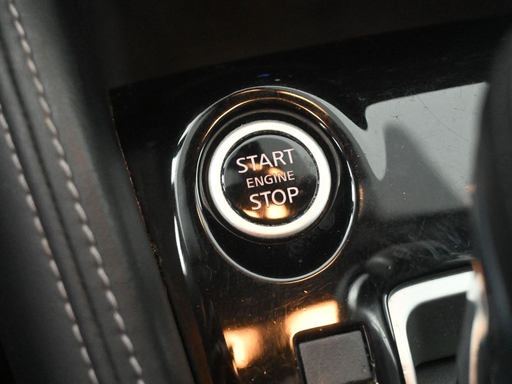 2020 Nissan Kicks SV photo 6