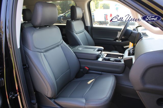 2025 Ford Expedition MAX photo 4