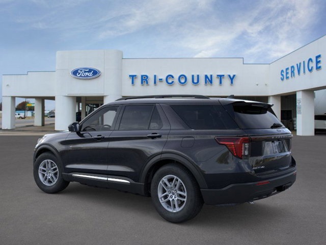 2025 Ford Explorer photo 3