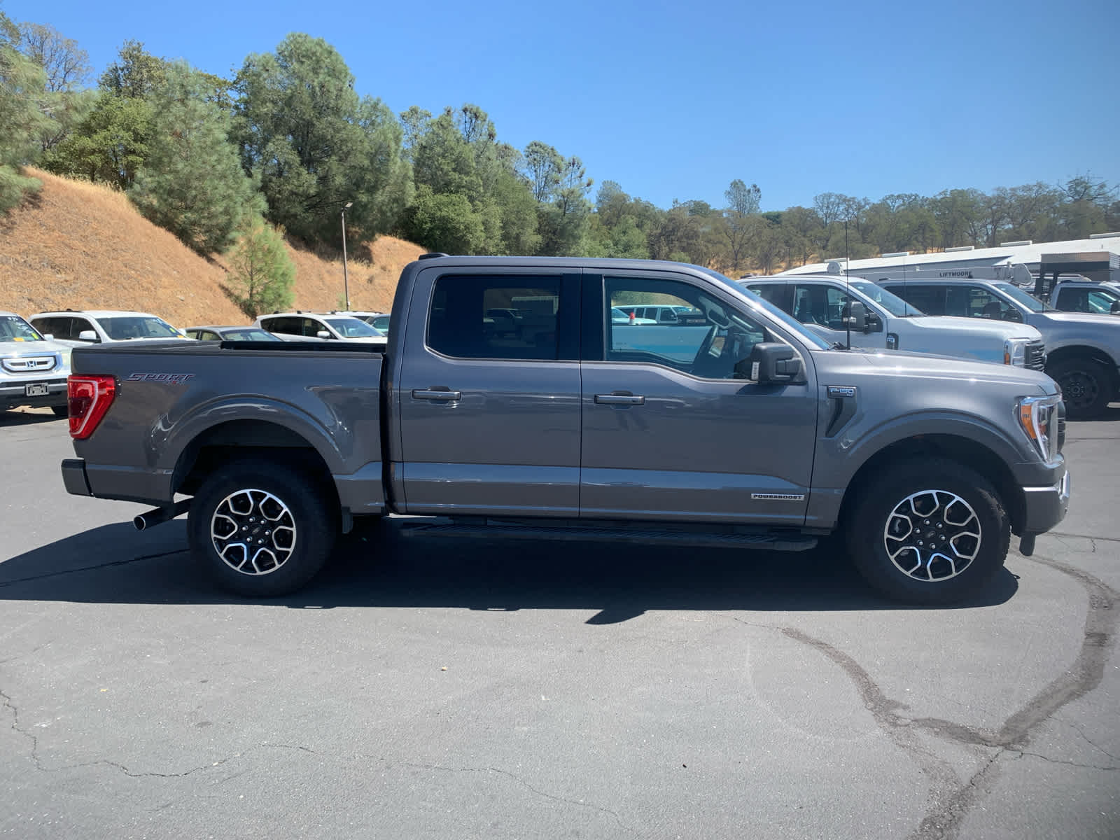 2022 Ford F-150 XLT photo 4