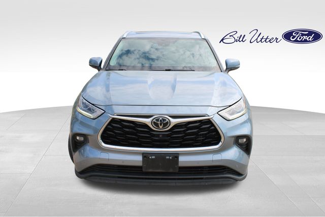 2021 Toyota Highlander Limited photo 2