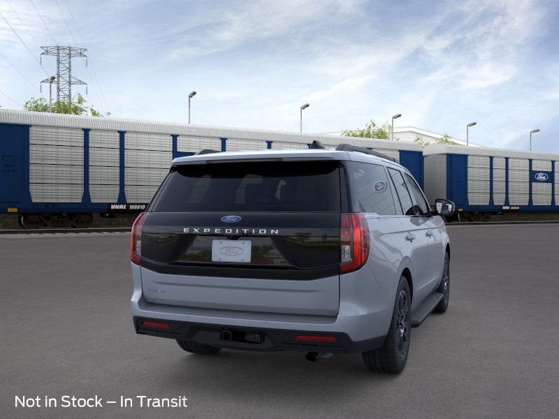 2025 Ford Expedition photo 7