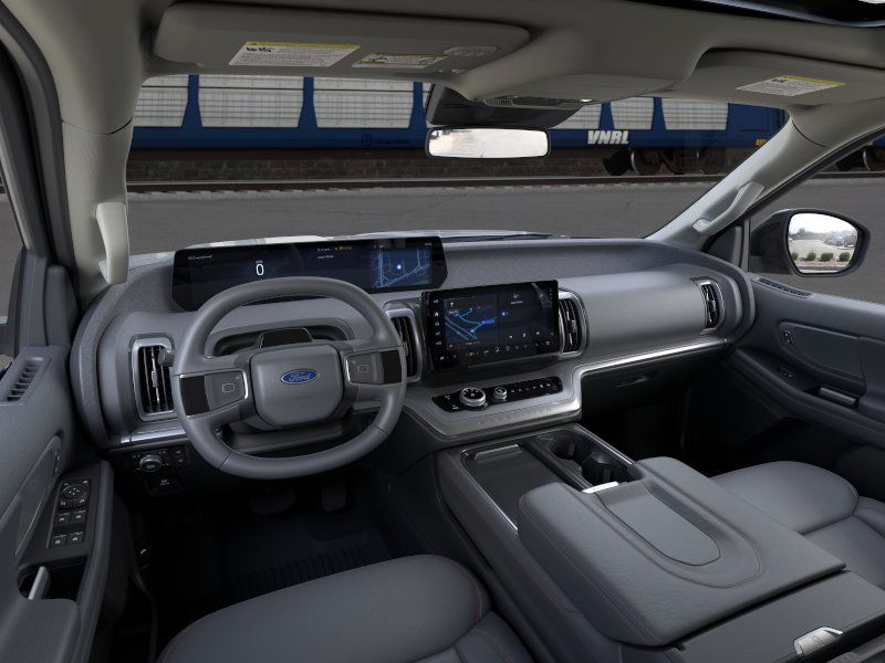 2025 Ford Expedition photo 8