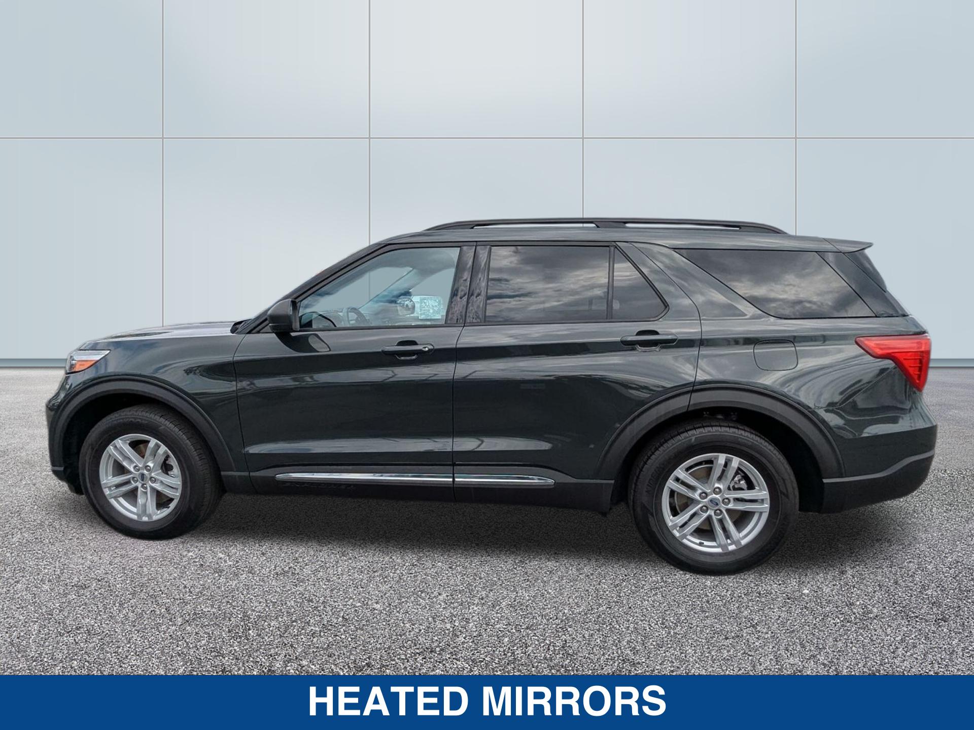 2022 Ford Explorer XLT photo 2