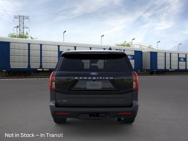 2025 Ford Expedition photo 5