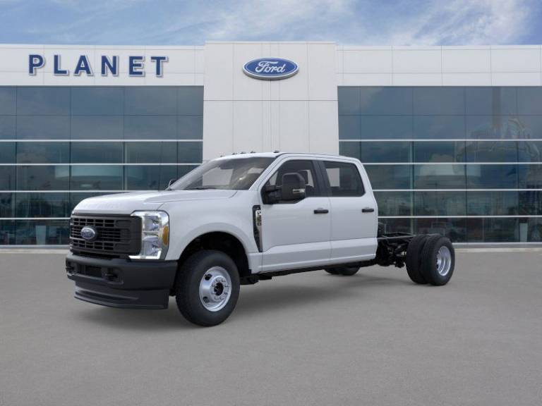 2026 Ford Super Duty F-350 DRW XL 4WD Crew Cab 179 WB 60 CA