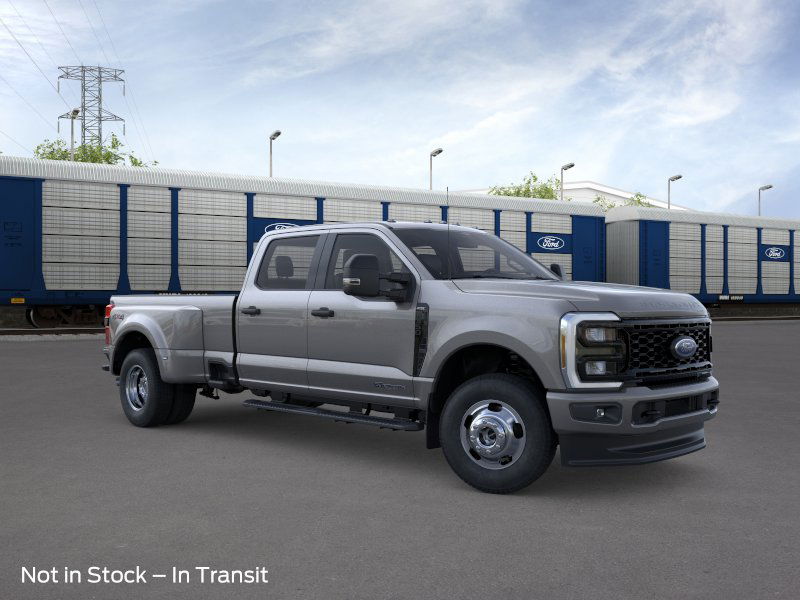 2026 Ford F-350 photo 3