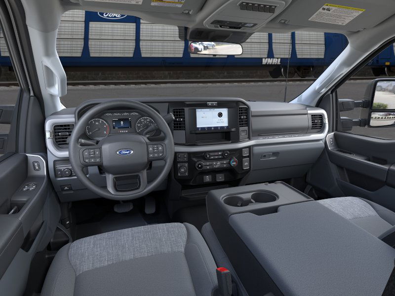 2026 Ford F-350 XLT photo 7