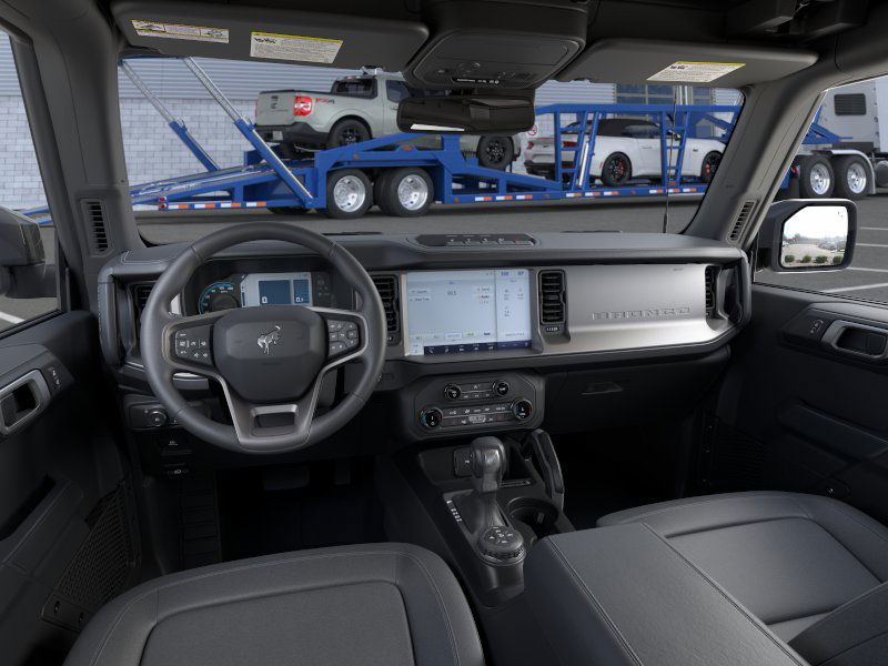 2025 Ford Bronco Outer Banks photo 8