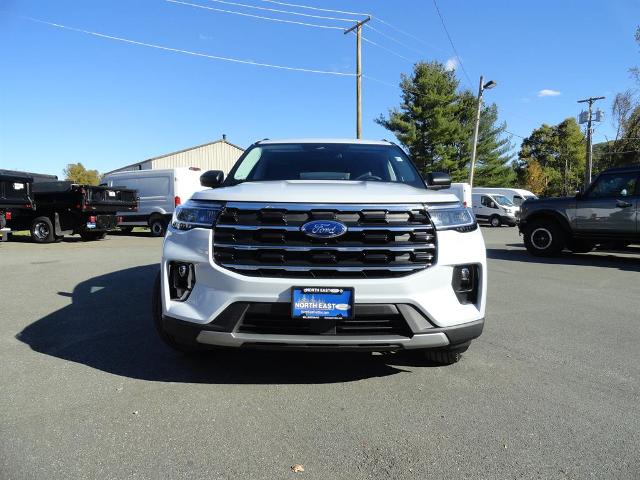 2025 Ford Explorer photo 2