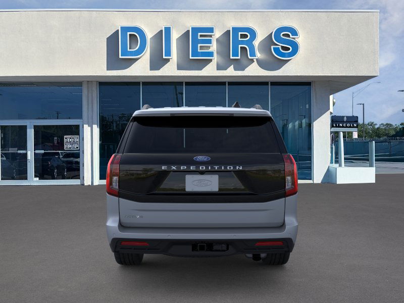 2025 Ford Expedition photo 3