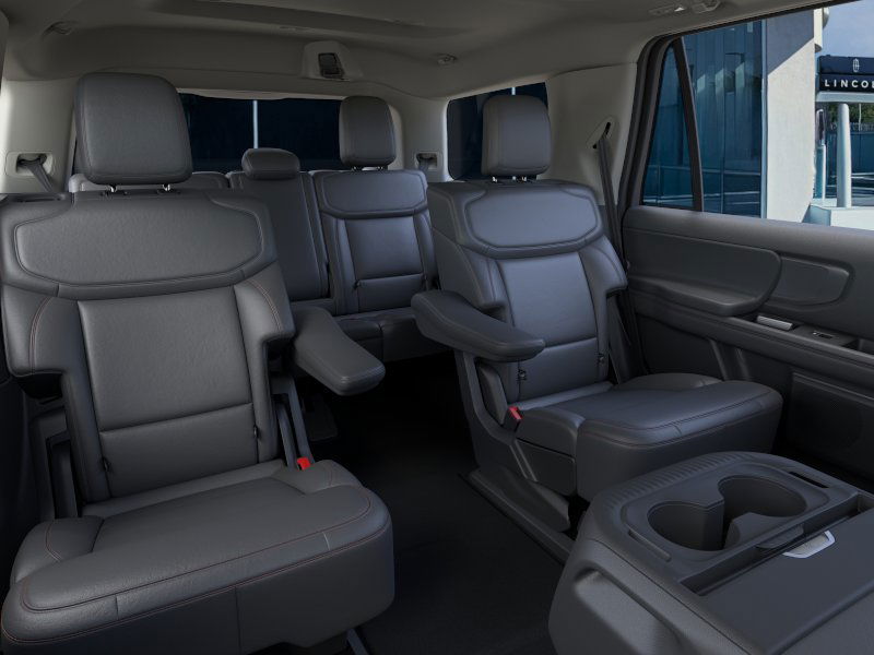 2025 Ford Expedition photo 9
