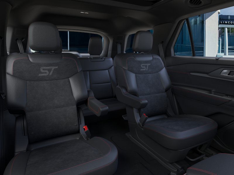 2025 Ford Explorer ST photo 7
