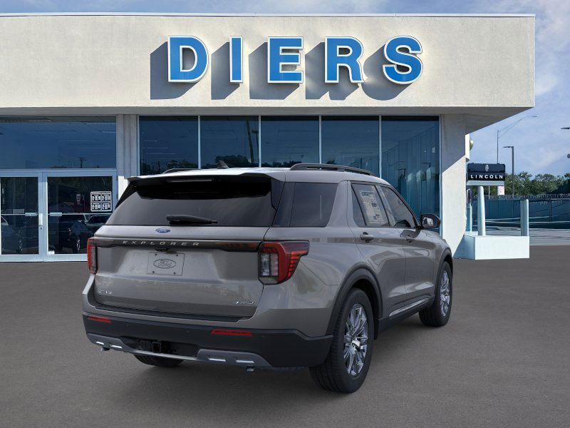 2025 Ford Explorer photo 8