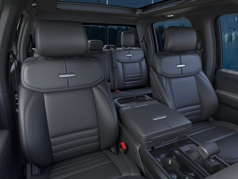 2025 Ford F-150 Platinum photo 4