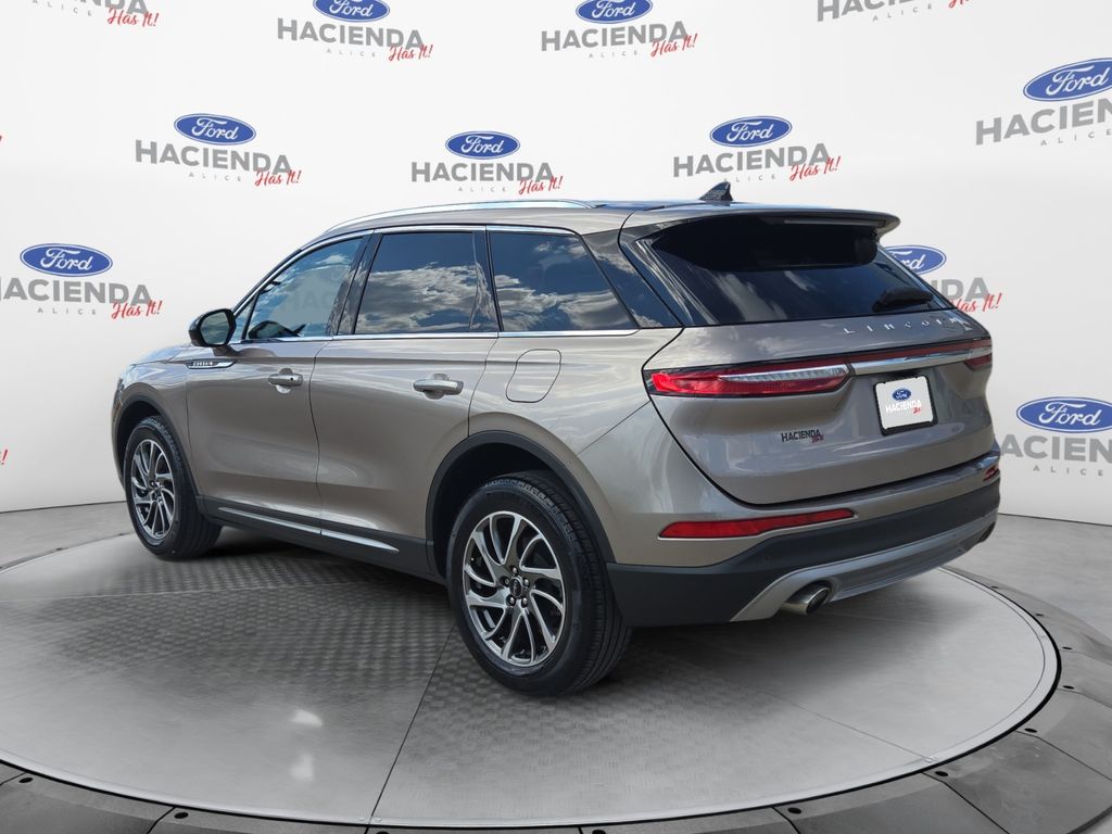 2021 Lincoln Corsair Standard photo 2