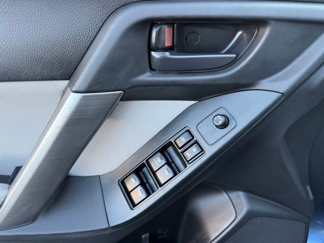 2014 Subaru Forester 2.5i Premium photo 13
