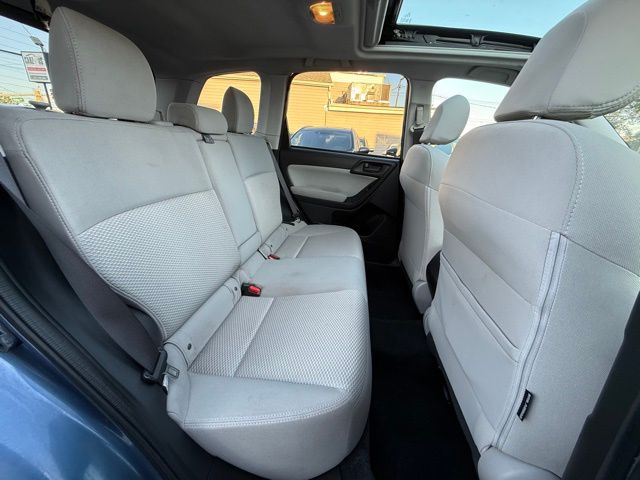 2014 Subaru Forester 2.5i Premium photo 21
