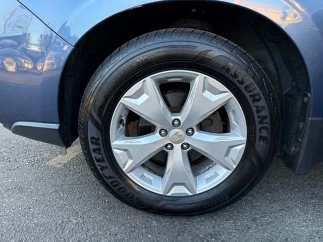 2014 Subaru Forester 2.5i Premium photo 35