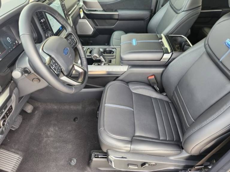 2025 Ford F-150 Platinum - Photo 9