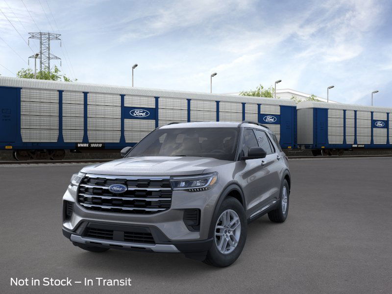 2025 Ford Explorer photo 2