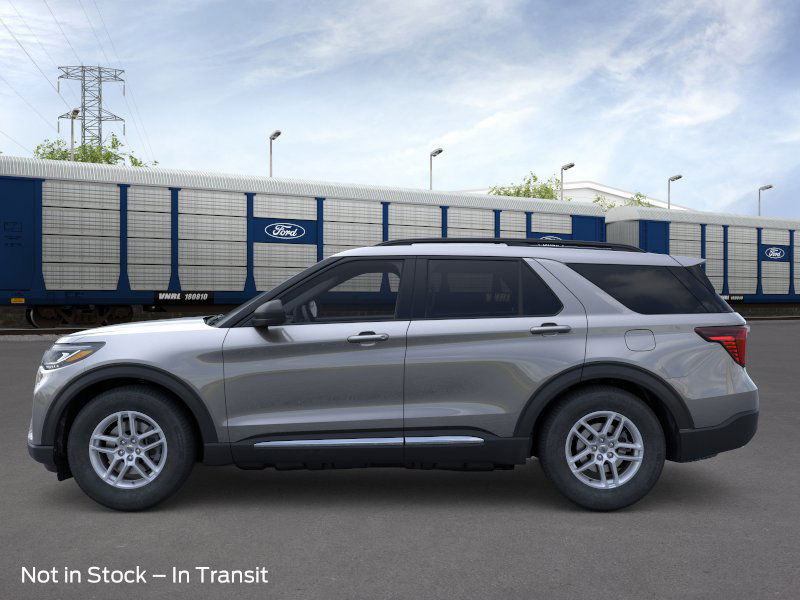 2025 Ford Explorer photo 3